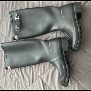 Hunter tall wellington rain boots size 5